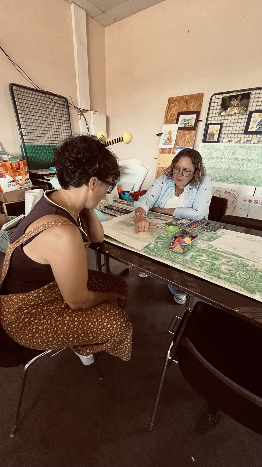 Échange autour d'un atelier créatif