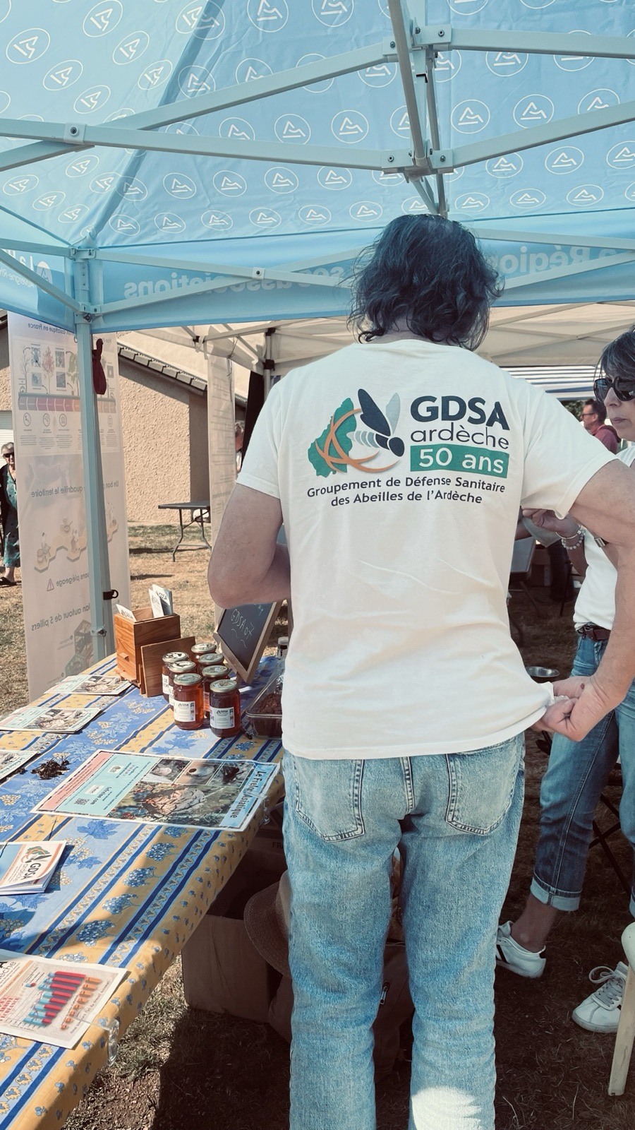 Conseils apicoles sur le stand GDSA
